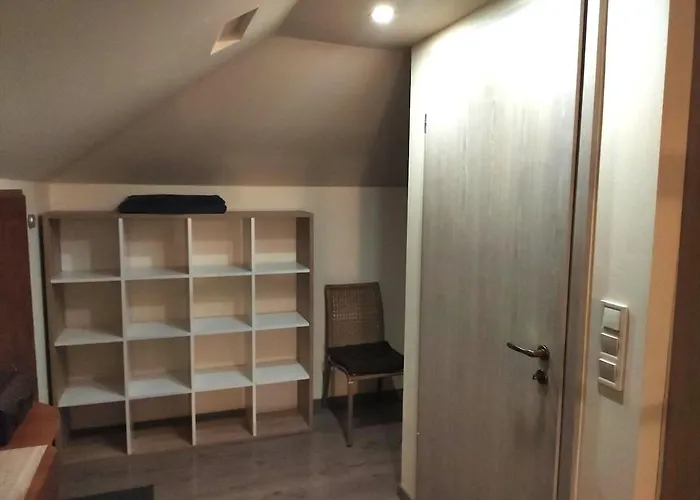 Comfy Attic Near The Airport - Full Vecses