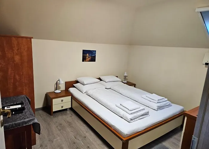 Apartment Comfy Attic Near The Airport - Full